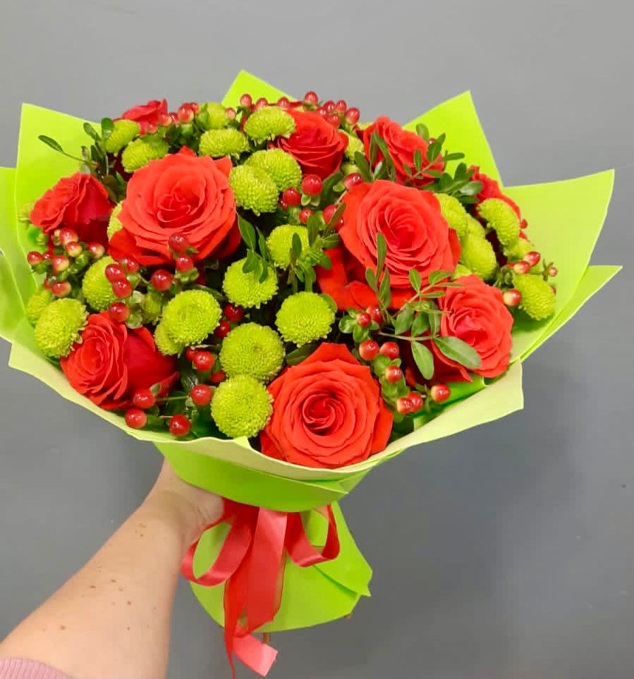 Букет цветов из: Хризантемы и Розы в Новоорловске