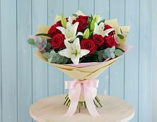 Букет цветов из:  Лилии и Розы в Новоорловске