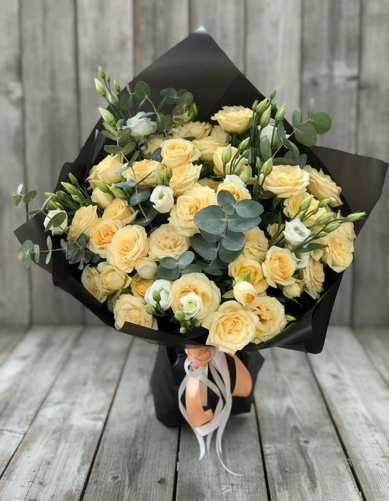 Букет цветов из: Розы и Лизиантусы в Новоорловске