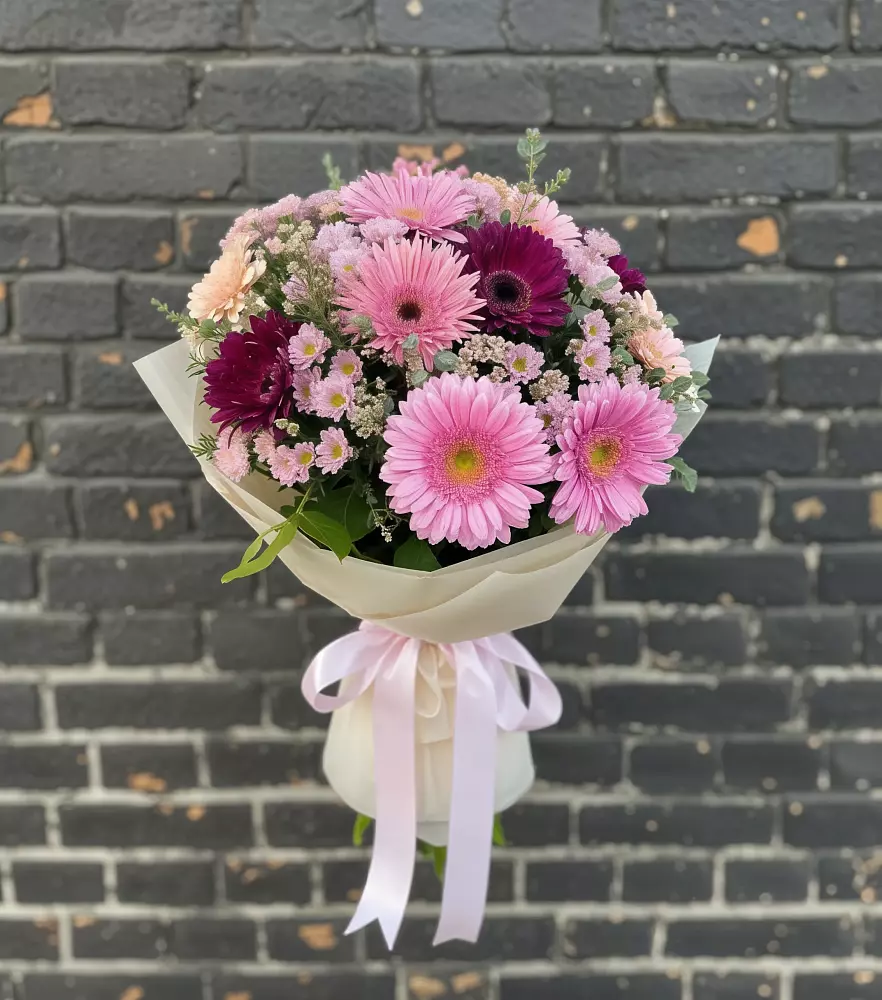 Букет цветов из: Герберы и Хризантемы в Новоорловске