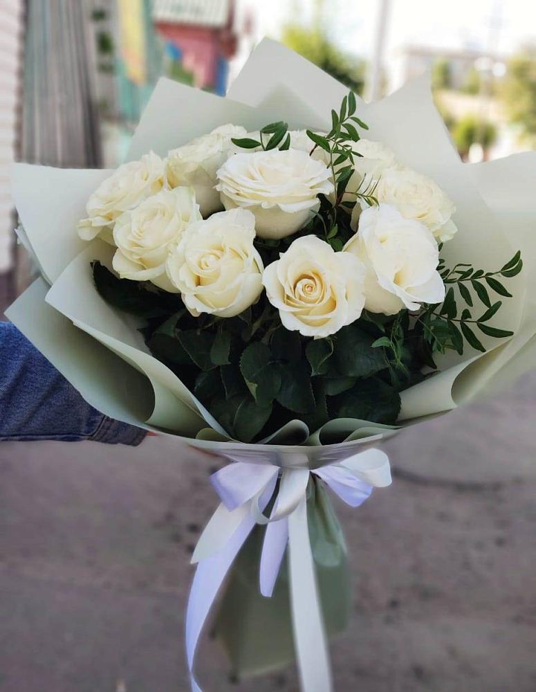 Букет Белые розы Проуд в Новоорловске