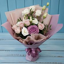 Букет цветов из:  Розы и Лизиантусы в Новоорловске