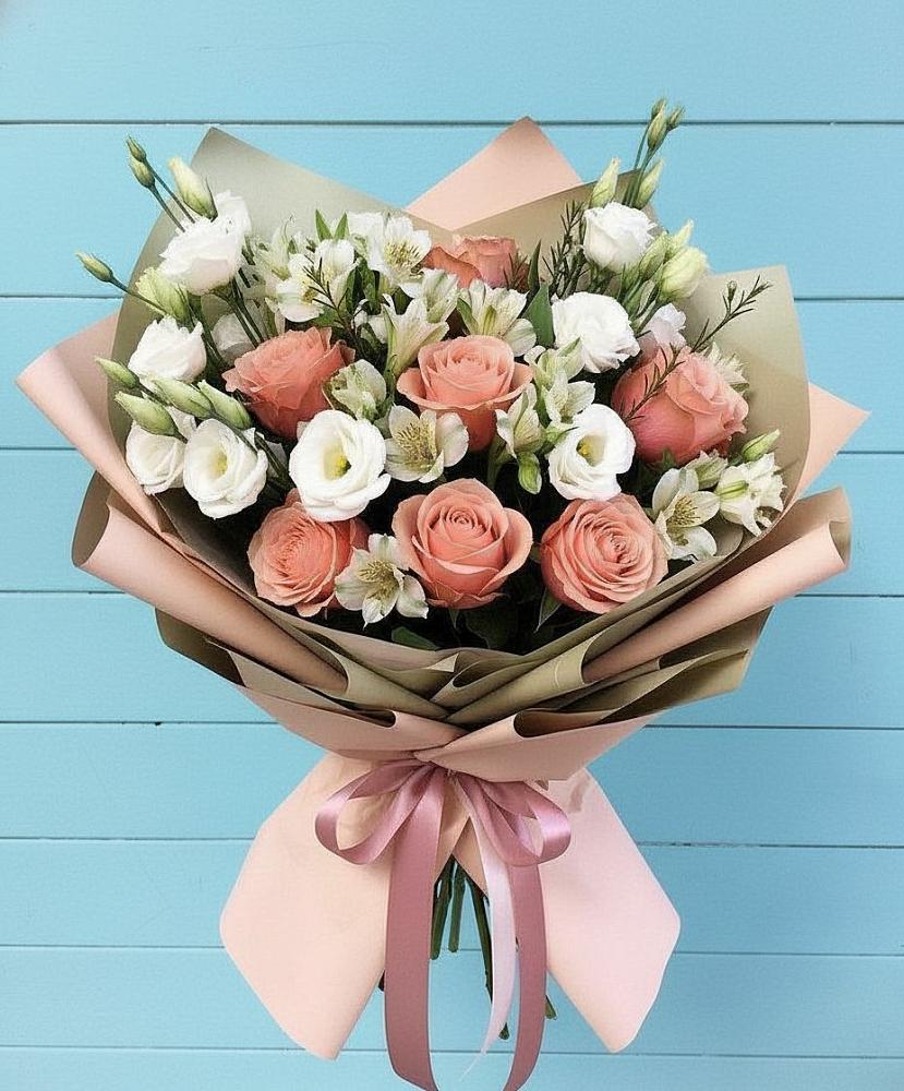 Букет цветов из: Розы, Альстромерии и Лизиантусы в Новоорловске