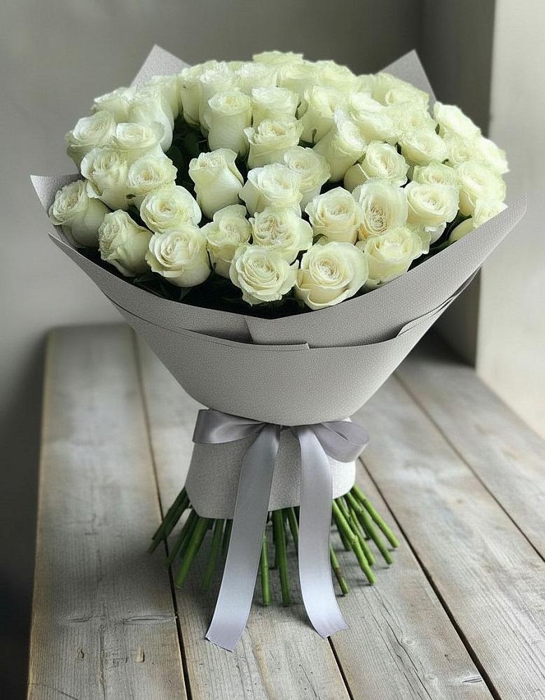 Букет 35 Белых роз в Новоорловске