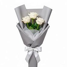 Букет 3 белые розы в Новоорловске