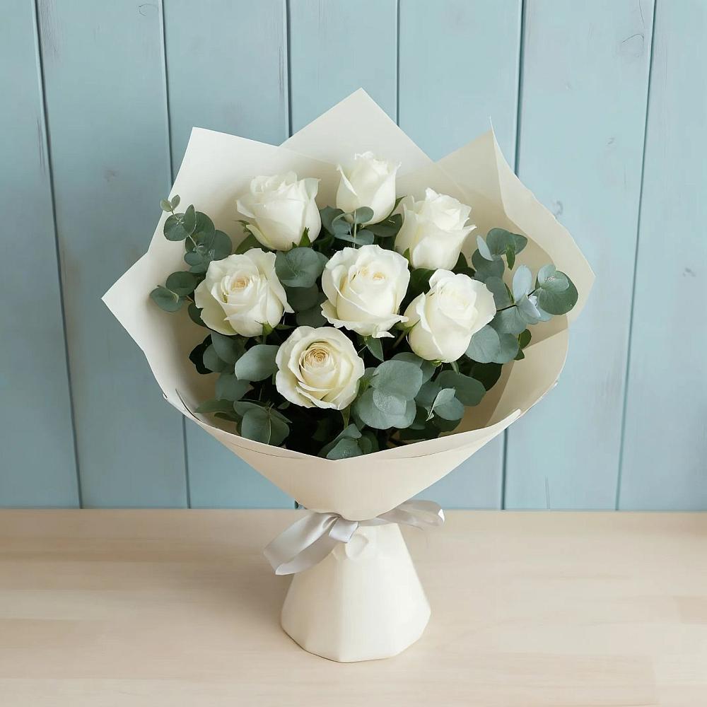 Букет Белые розы в Эвкалипте в Новоорловске