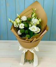 Букет цветов из:  Хризантемы и Лизиантусы в Новоорловске