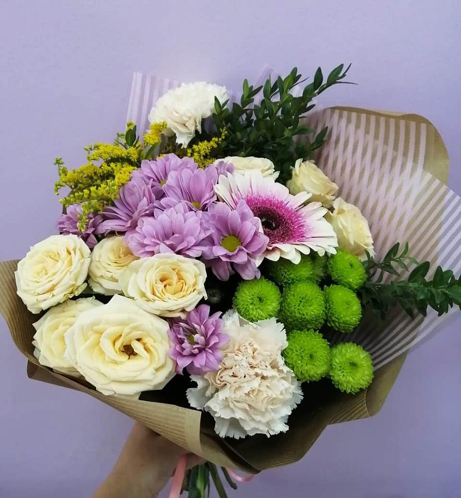 Букет цветов из: Хризантемы, Розы, Гвоздики и Герберы в Новоорловске