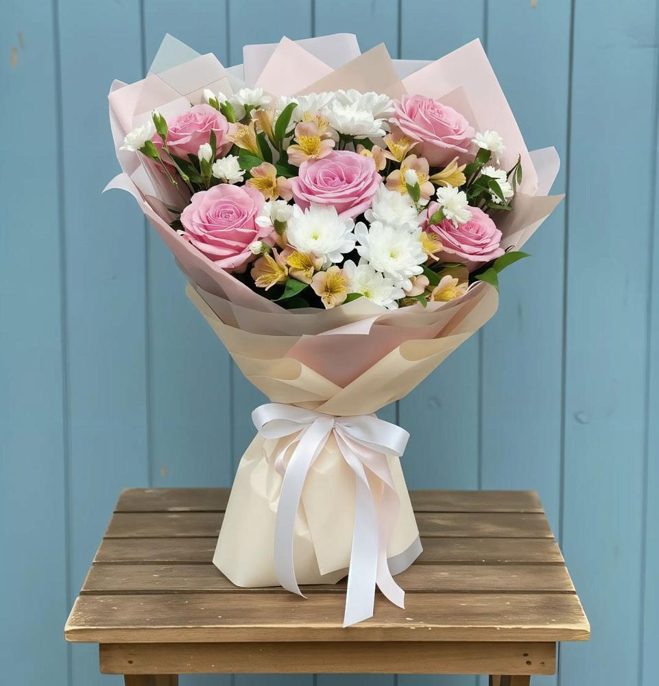 Букет цветов из: Гвоздики, Орхидеи и Розы в Новоорловске