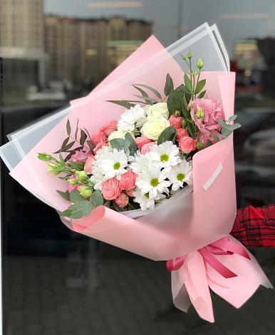 Букет цветов из: Розы, Лизиантусы и Хризантемы в Новоорловске